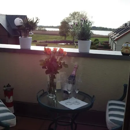 Wasserblick Mit Balkon *